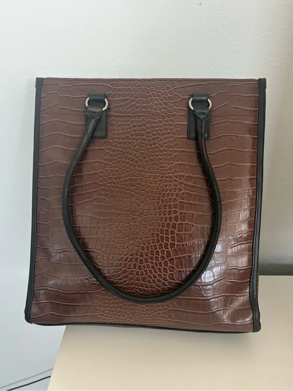Targus Brown Laptop Handbag Tote Faux Alligator Embossed Women’s Travel Bag